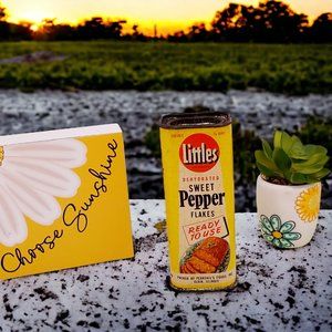 RARE Antique Vintage "Littles" Dehydrated Sweet Pepper Flakes Spice Tin